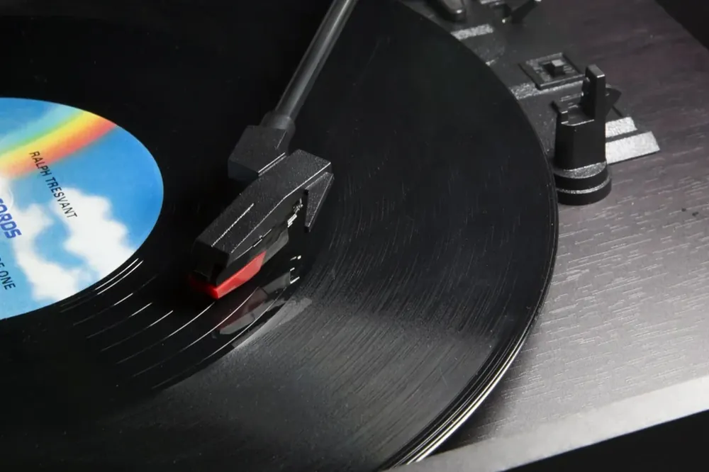Geprüft Nostalgie Bluetooth Plattenspieler mit integrierter Digitalisierungsfunktion
